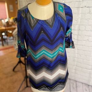 WOMEN'S TOP BLOUSE SIZE L BLUE GREEN GRAY BLACK CHEVRON PRINT